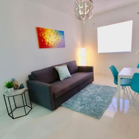 Modern 1/1, Half A Block From The Ocean Daire Miami Beach Dış mekan fotoğraf